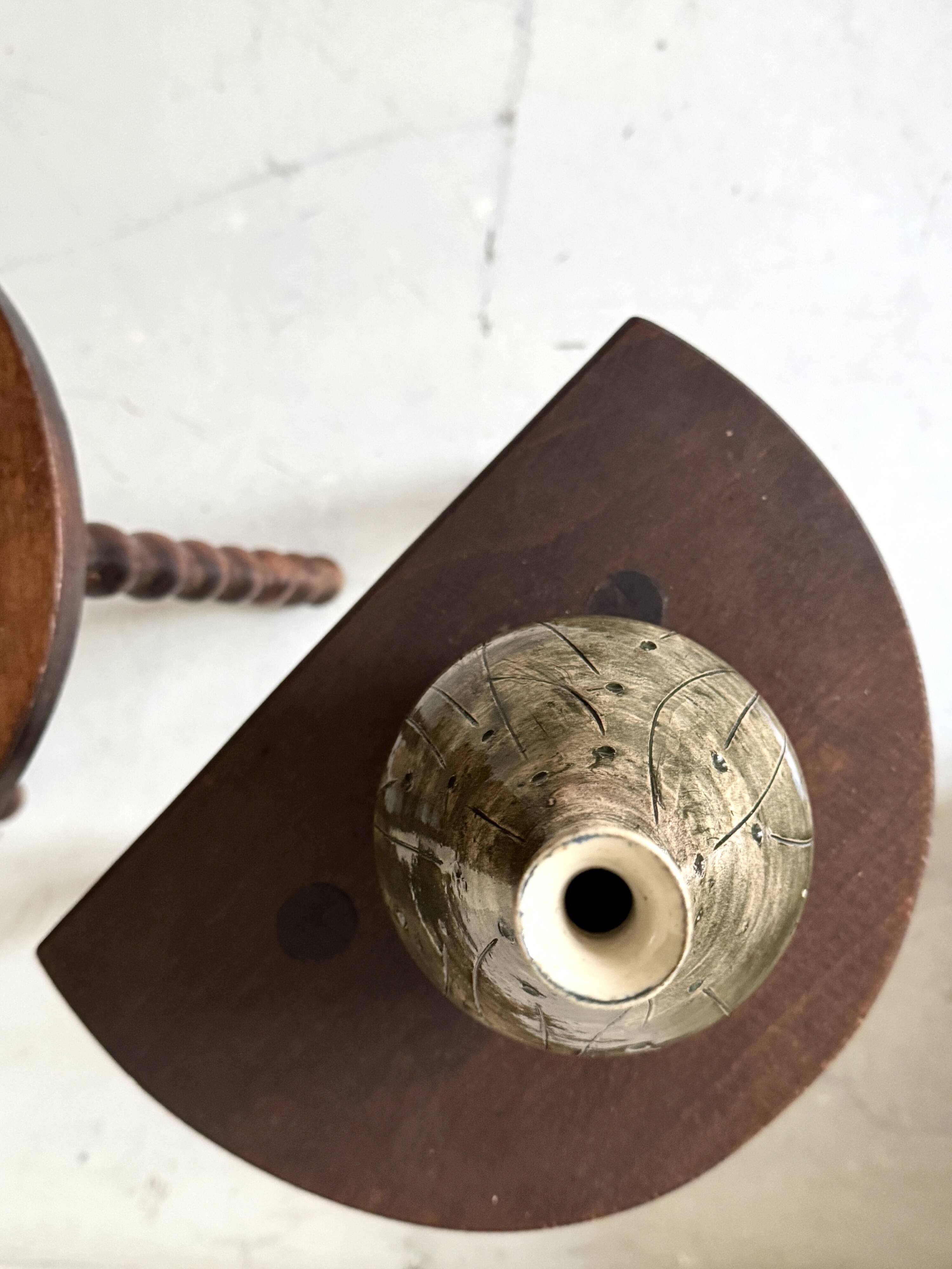 Japandi vase in glazed and incised ceramic, signed with a stamp.