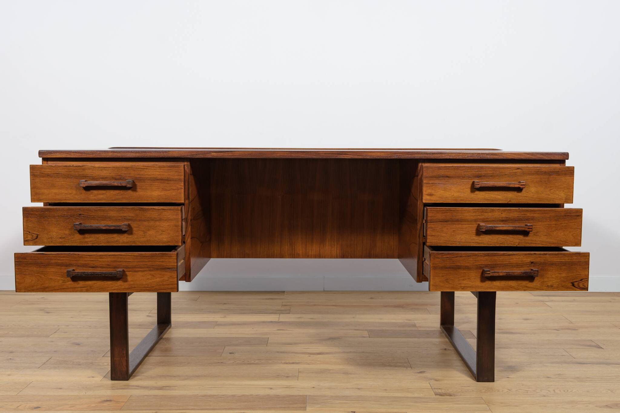 Mid-Century Rosewood Freestanding Desk by Torben Valeur & Henning Jensen for Dyrlund, 1960s