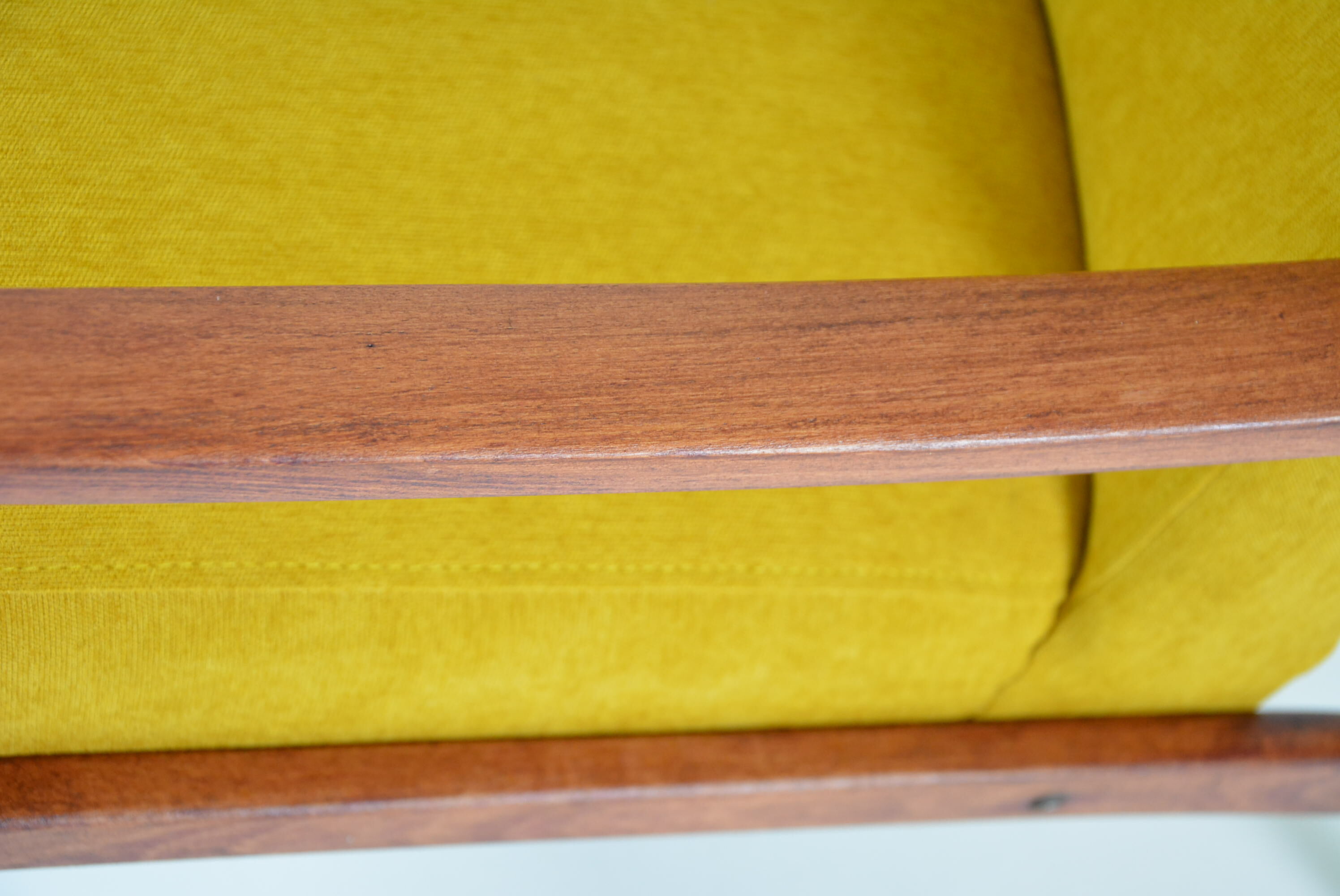 Fauteuil des années 60 jaune
