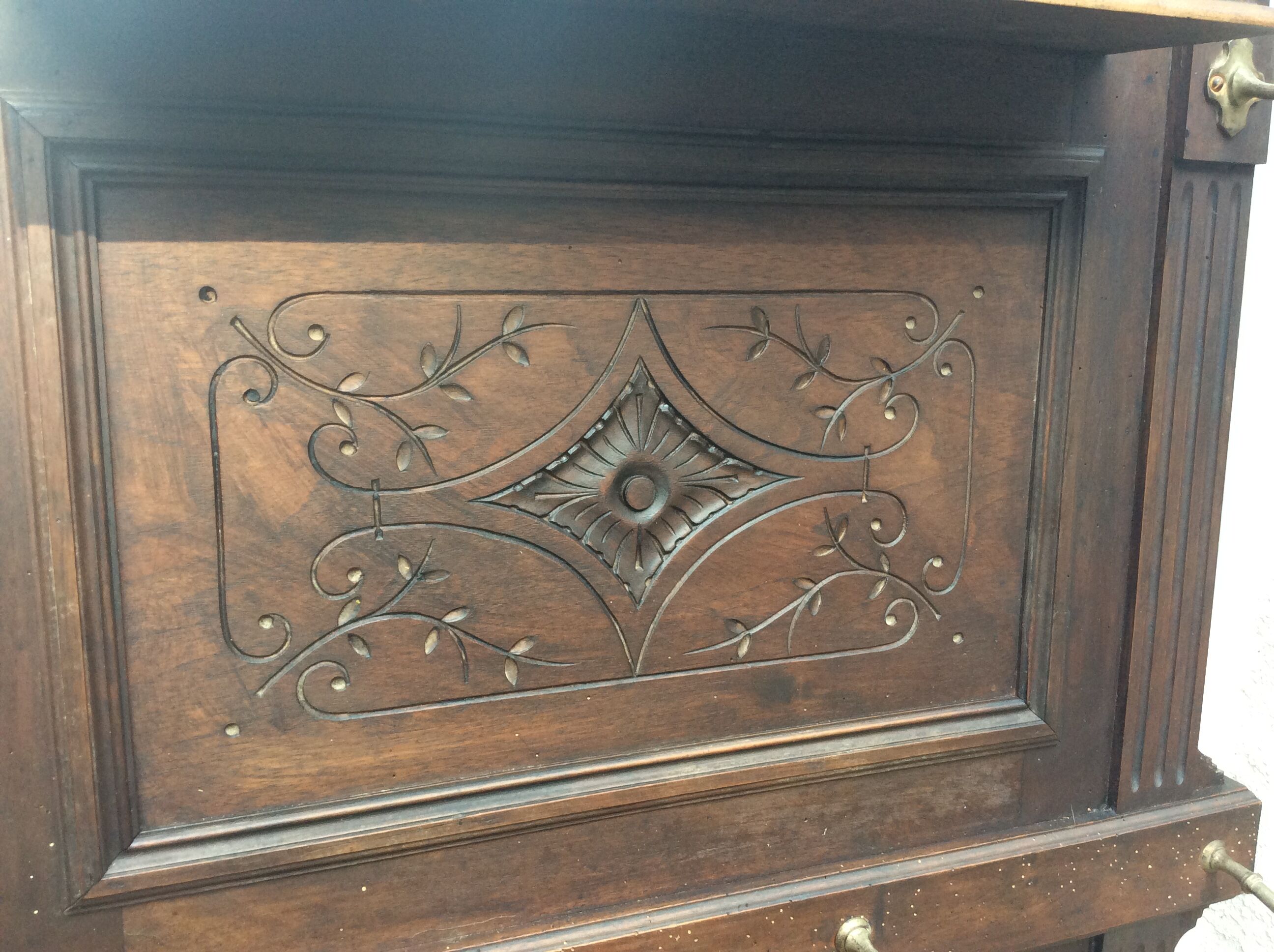 Door coat hat and door parapluise with ice