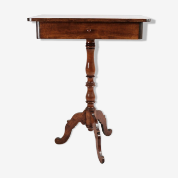 Side table on a mahogany pillar from around the year 1850s