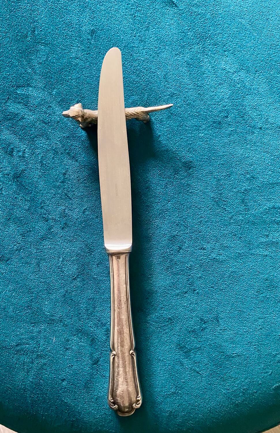 6 silver metal dog-shaped knife holders