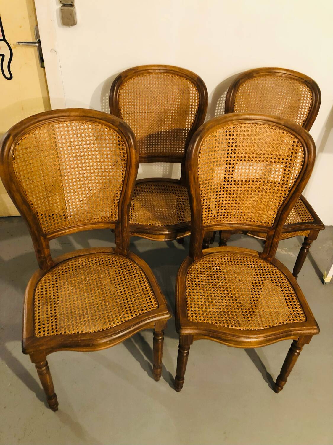 Set of 4 caned medallion chairs in Louis XVI style - Excellent condition - Oak