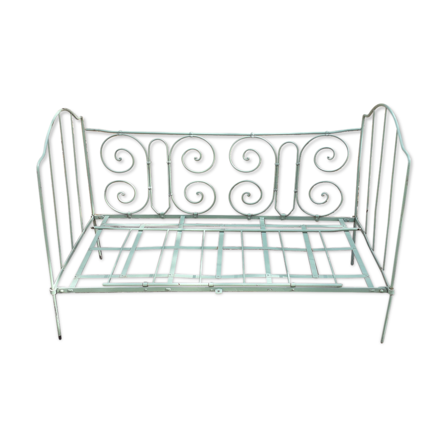 Former child bed in wrought iron