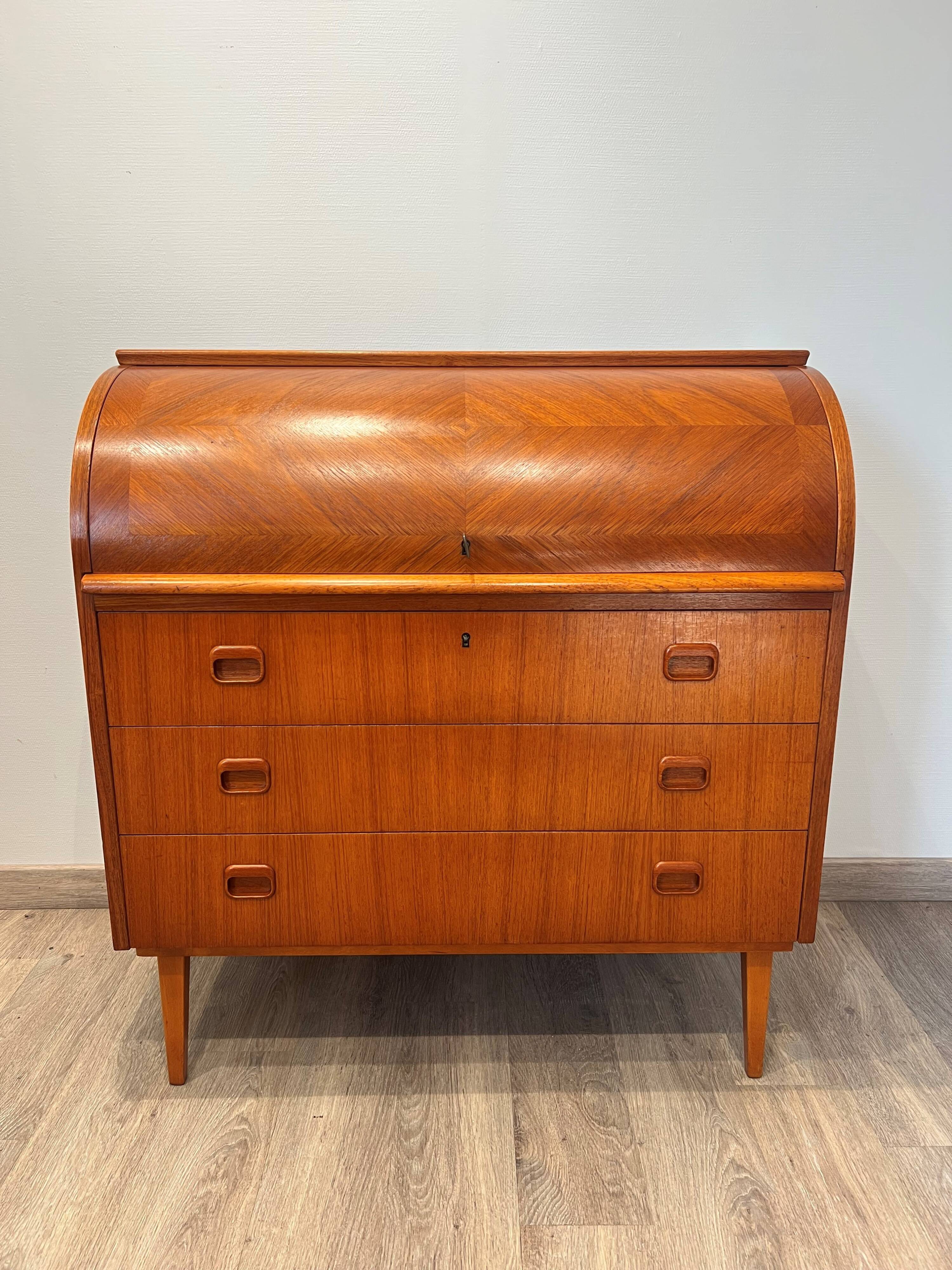 Rare Scandinavian curved secretary from Sweden.