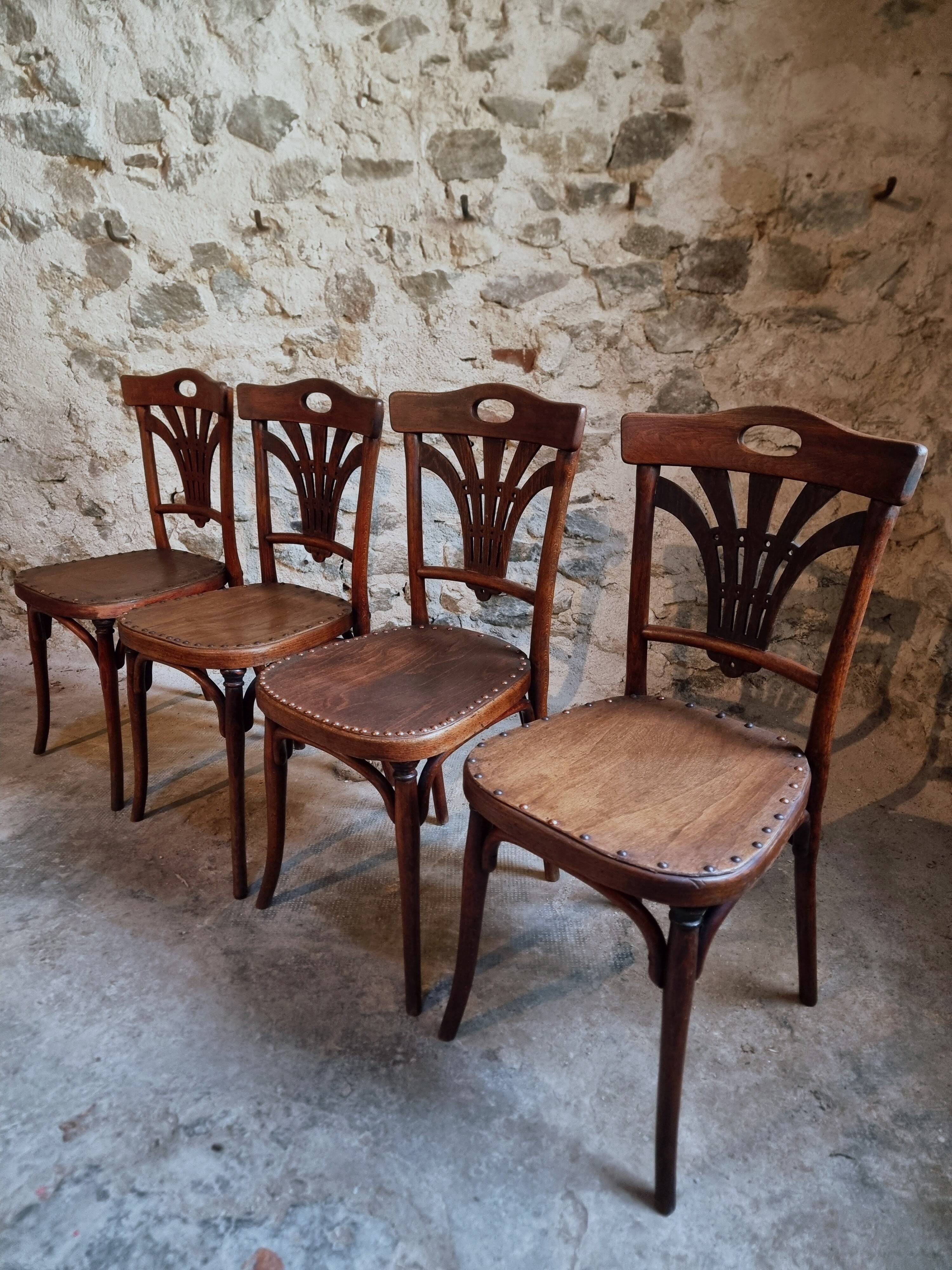 Ensemble de 4 chaises bistrot françaises anciennes Thonet – vers 1920
