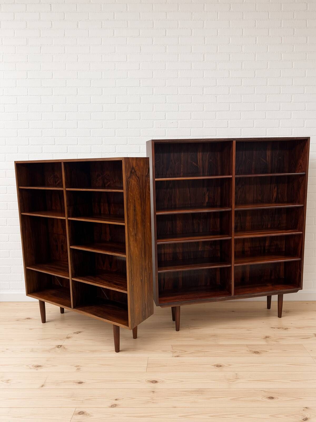 2 bibliothèques Omann Jun Modèle 6