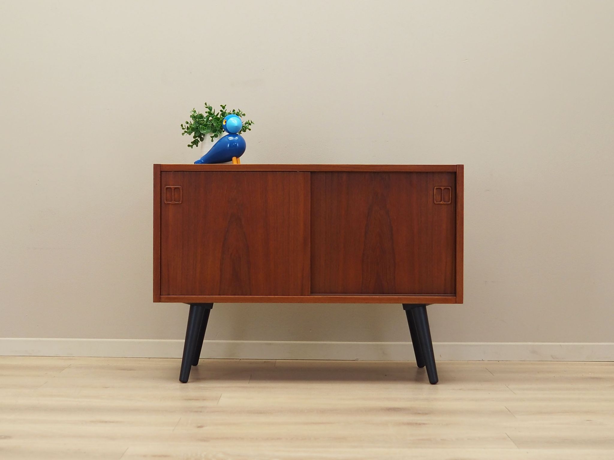 Buffet en teck, design danois, années 1970, production: Danemark