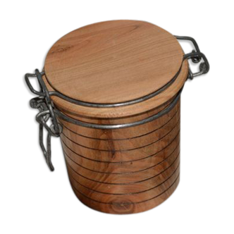 Wooden jar turned cherry, way "the perfect"