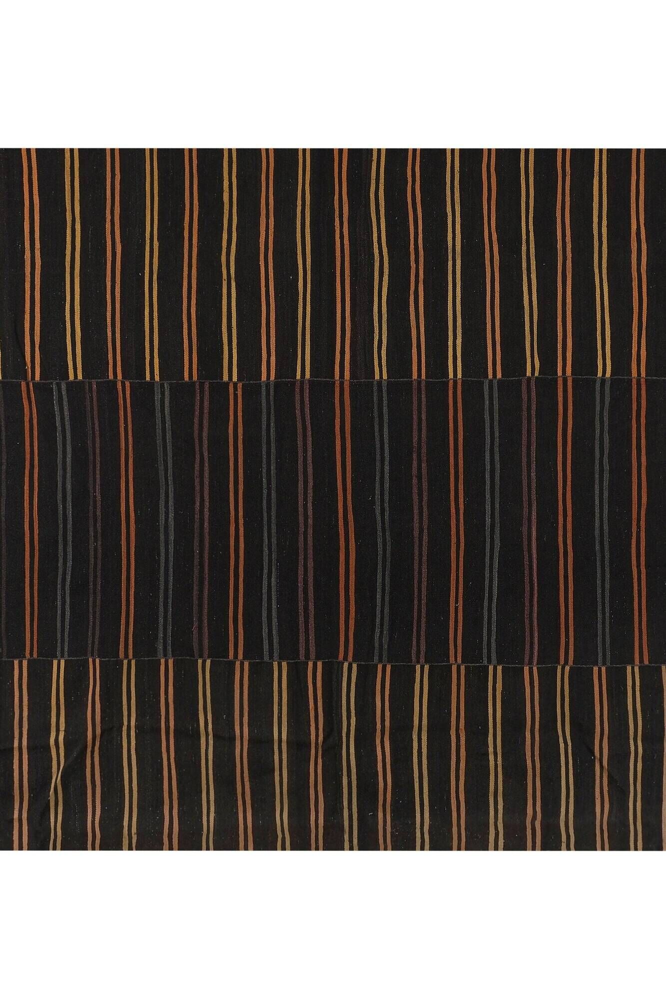 Vintage Turkish kilim, handwoven, 325x372 cm.