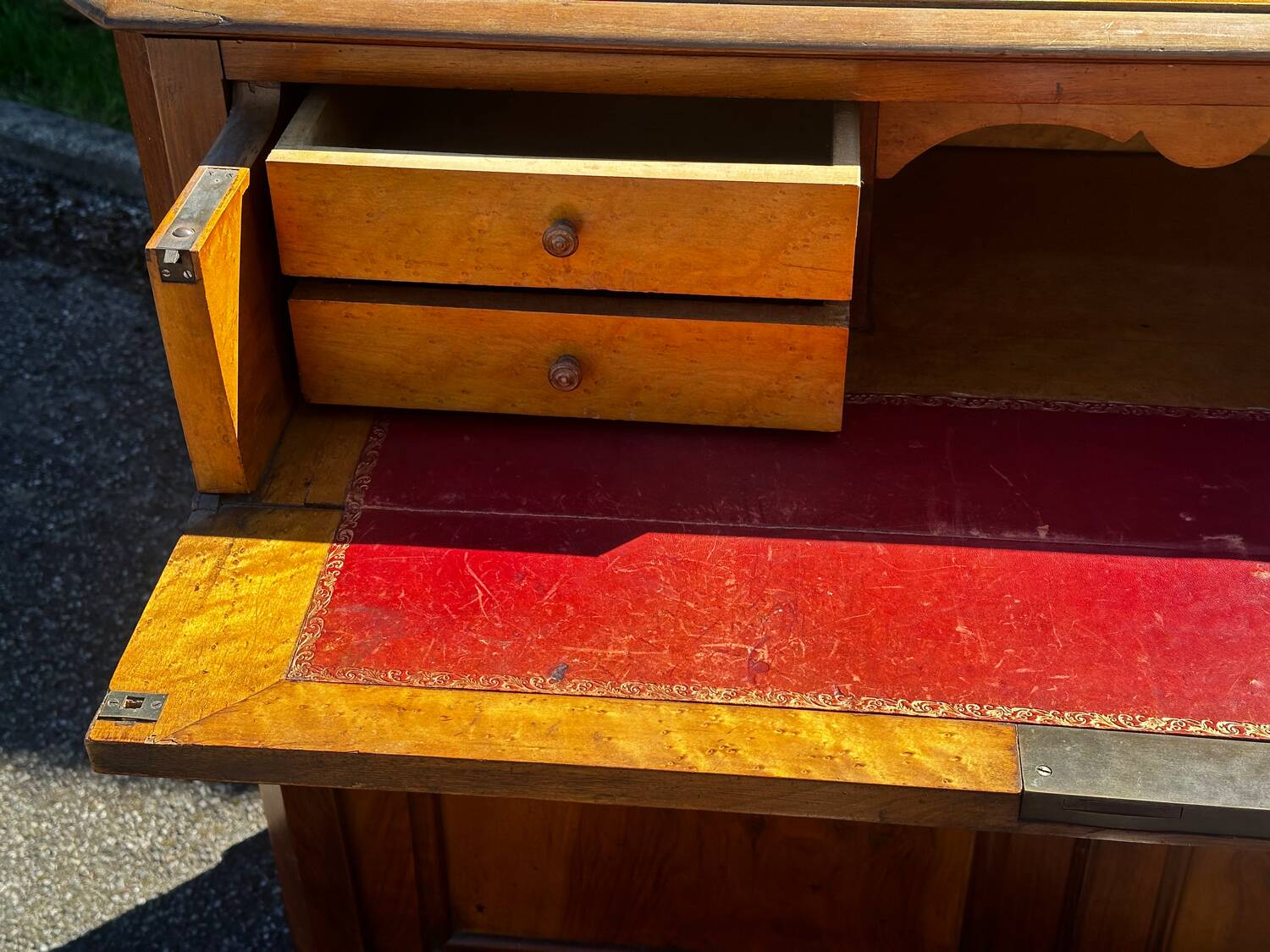 Antique drop-leaf secretary in walnut – Louis-Philippe period (19th century)