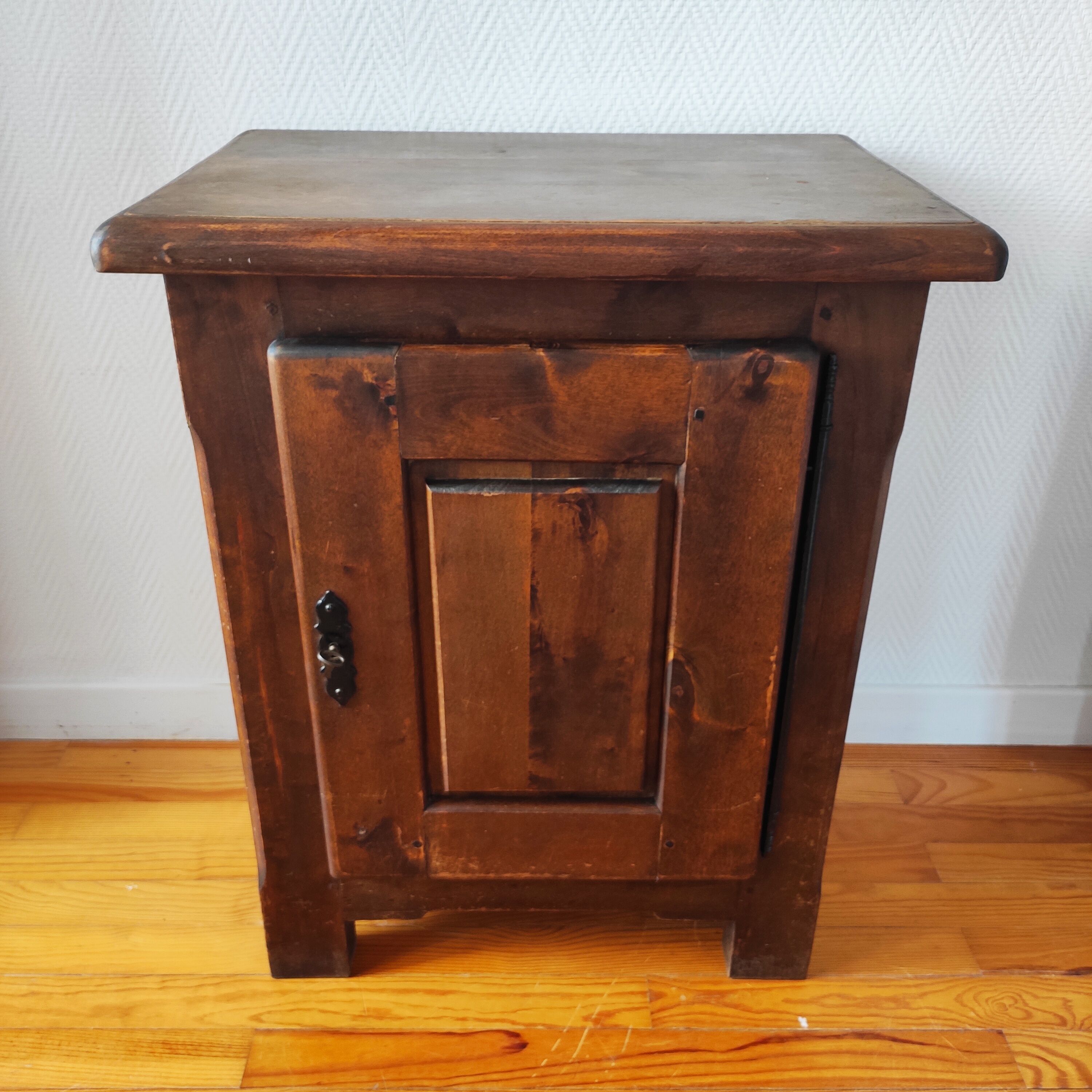 Brutalist jam buffet in solid wood