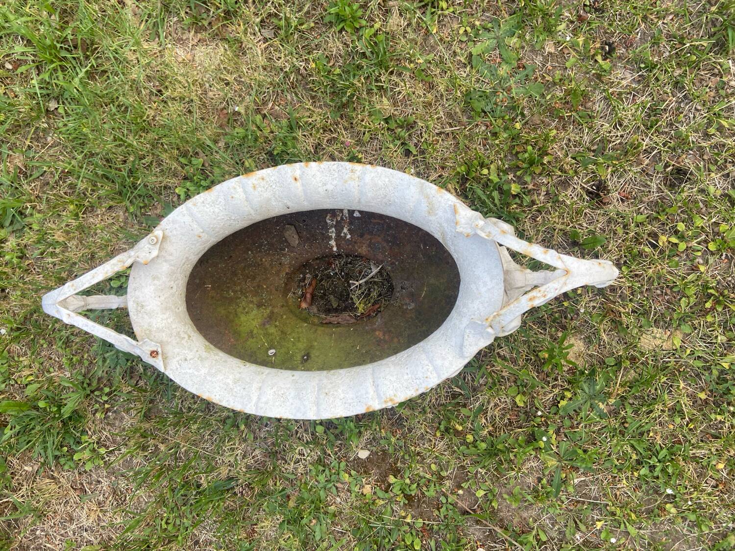 Medici cast iron planter from the 1900s