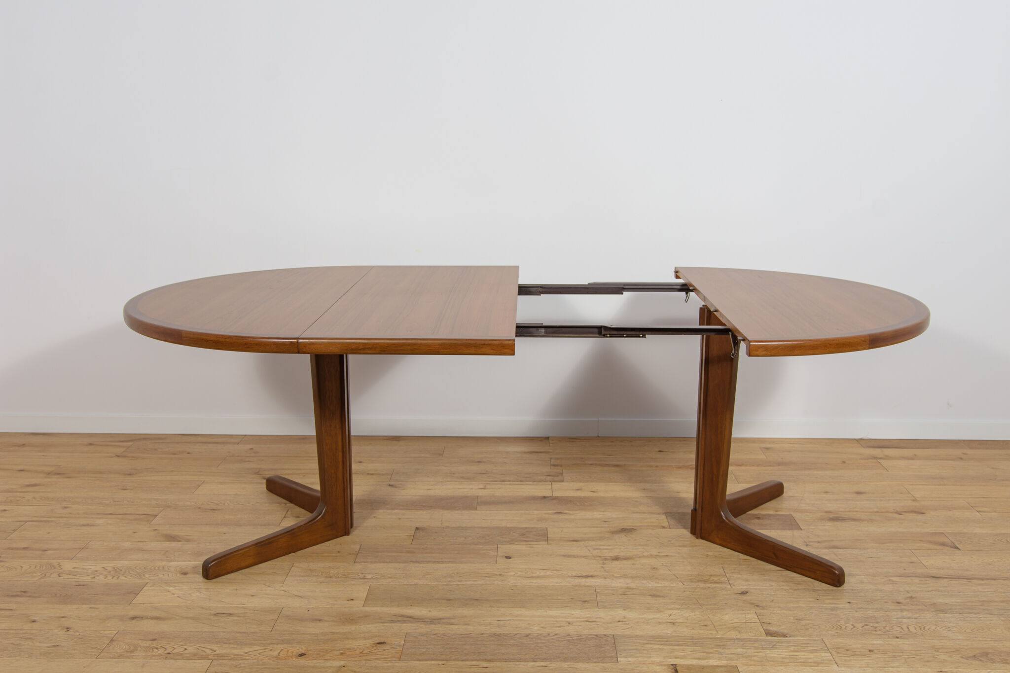 Mid-Century Teak Round Extending Dining Table, Denmark, 1960s