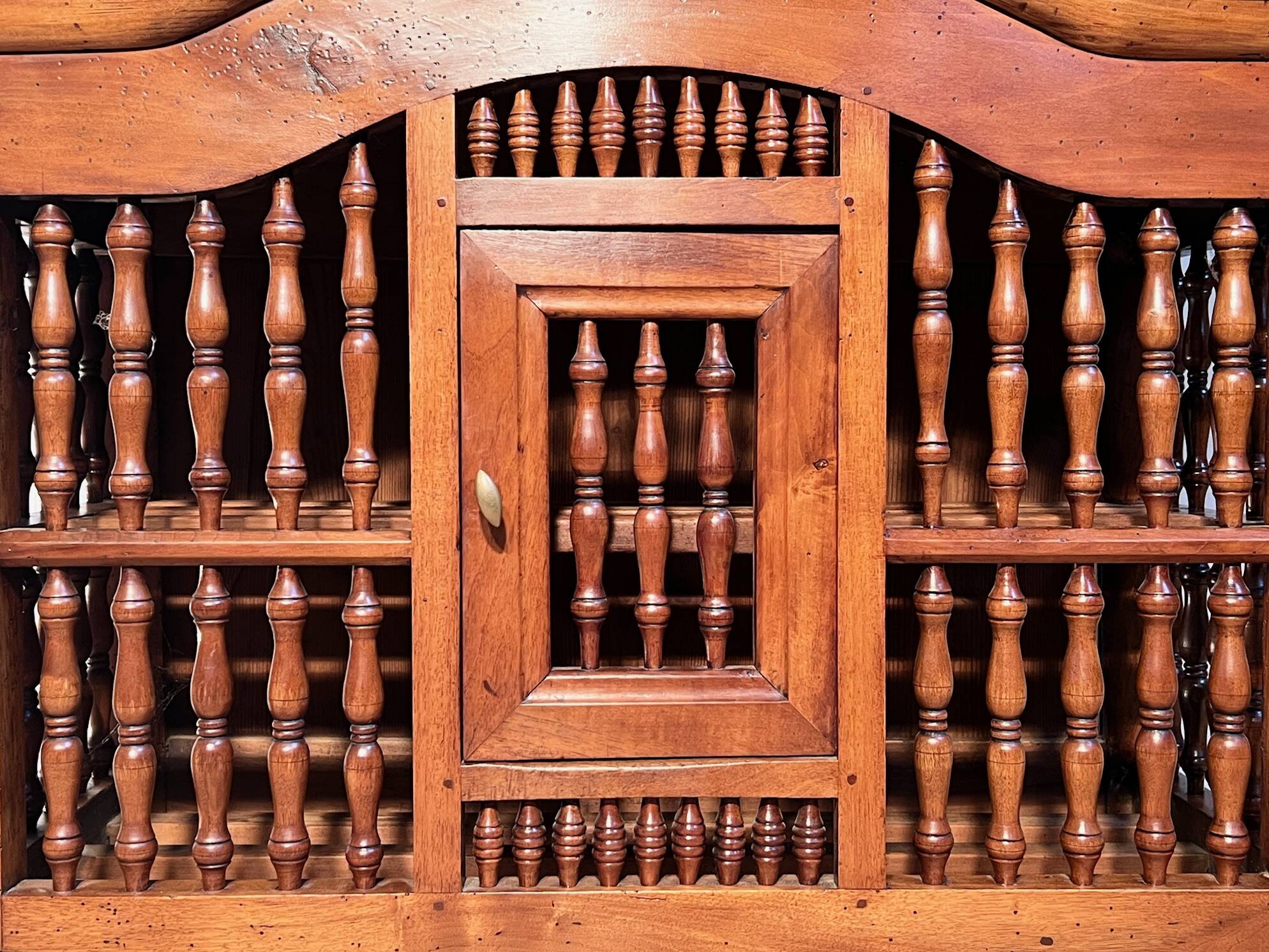 Panetière xviii, louis xv style walnut policeman's hat