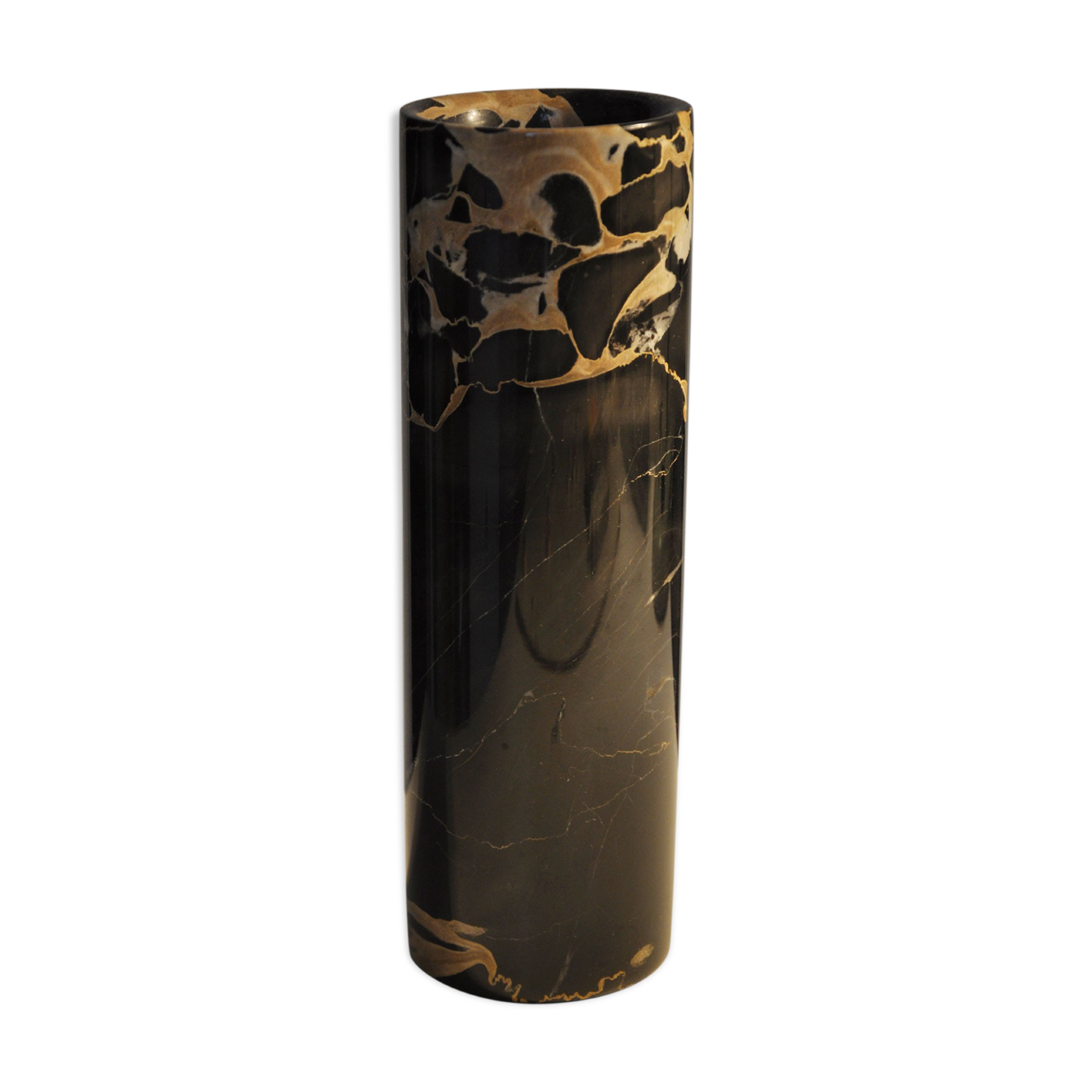Black marble roller vase