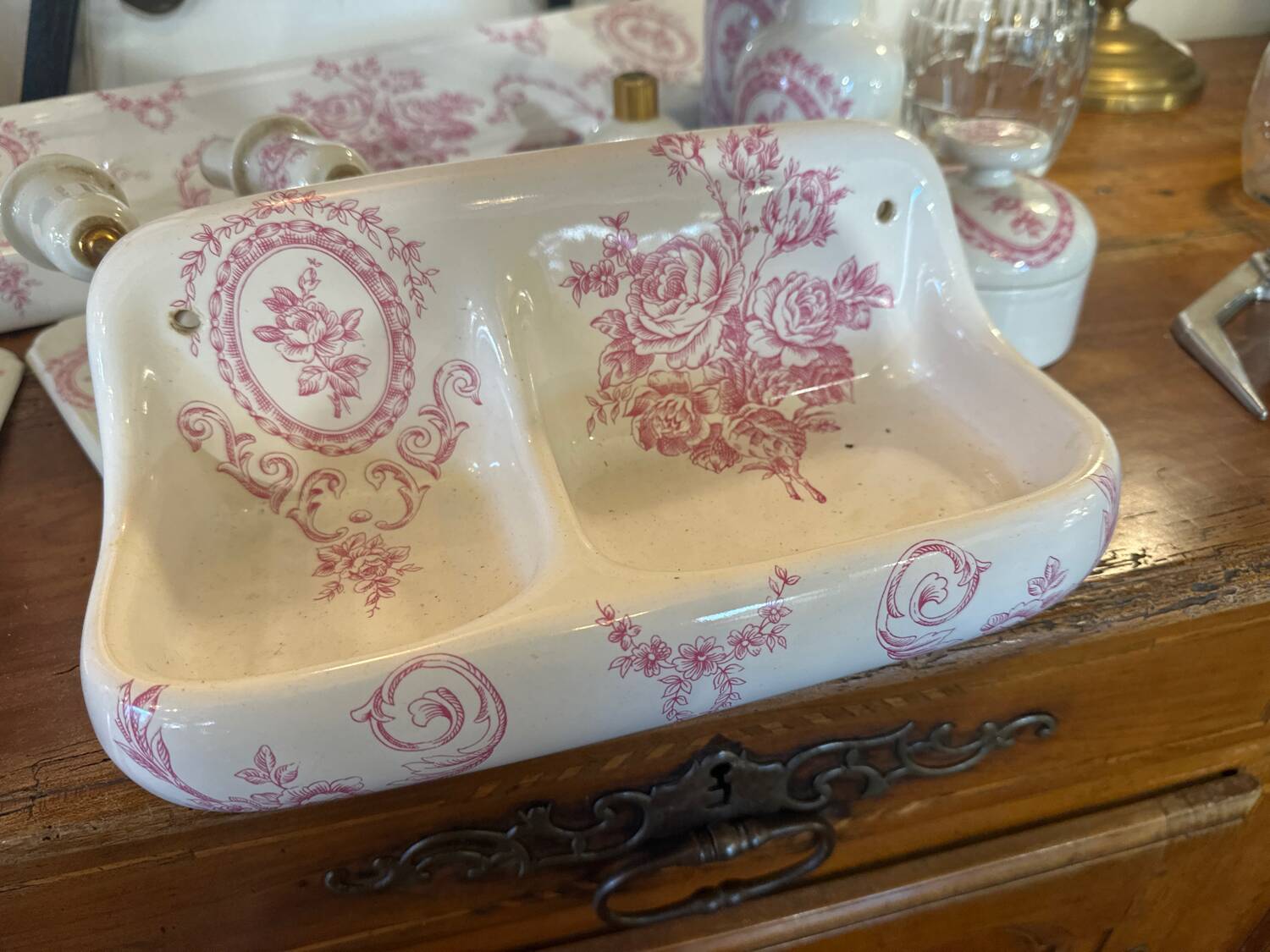 Paris Porcelain Bathroom Set