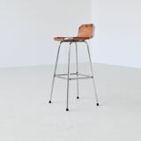 Tabourets de bar en cuir Charlotte Perriand Station de ski des Arcs France 1960