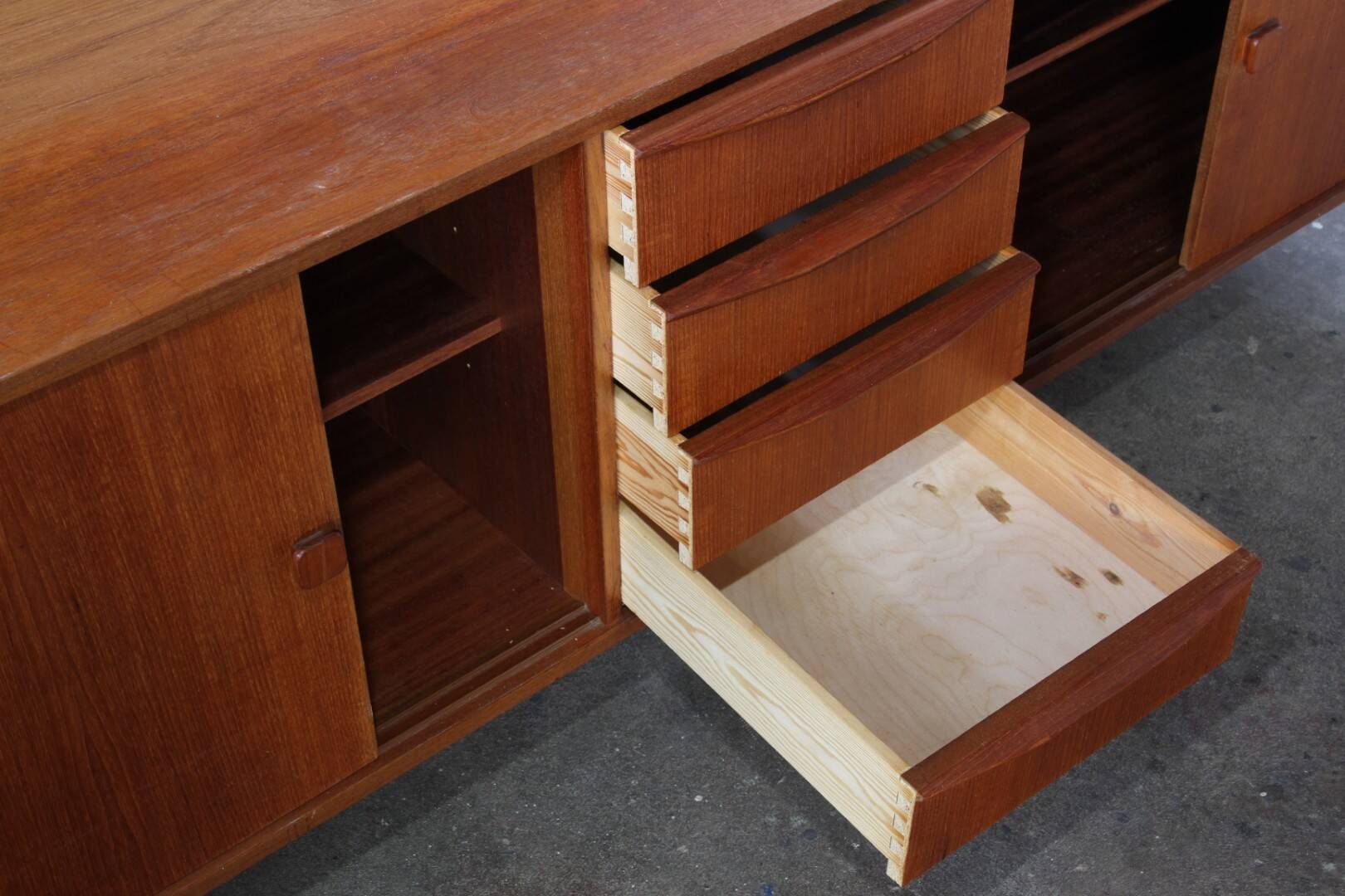 Vintage Mid-Century Danish Lowboard / Sideboard in Teak, 1960s