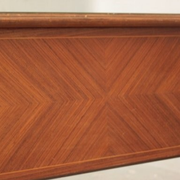 Bureau de style Louis XVI plaqué acajou