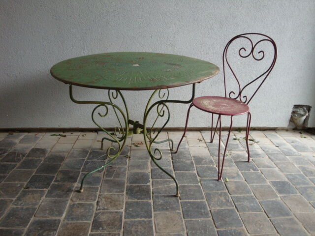 Table and 6 chairs
