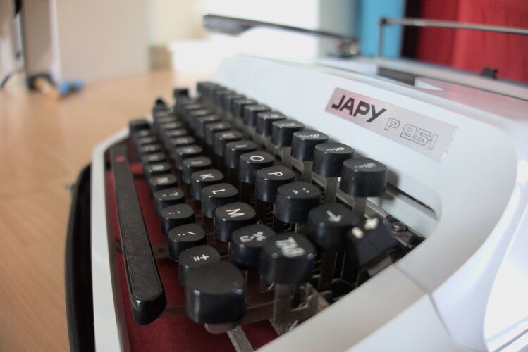 Machine à écrire vintage Japy P951 complète ruban neuf