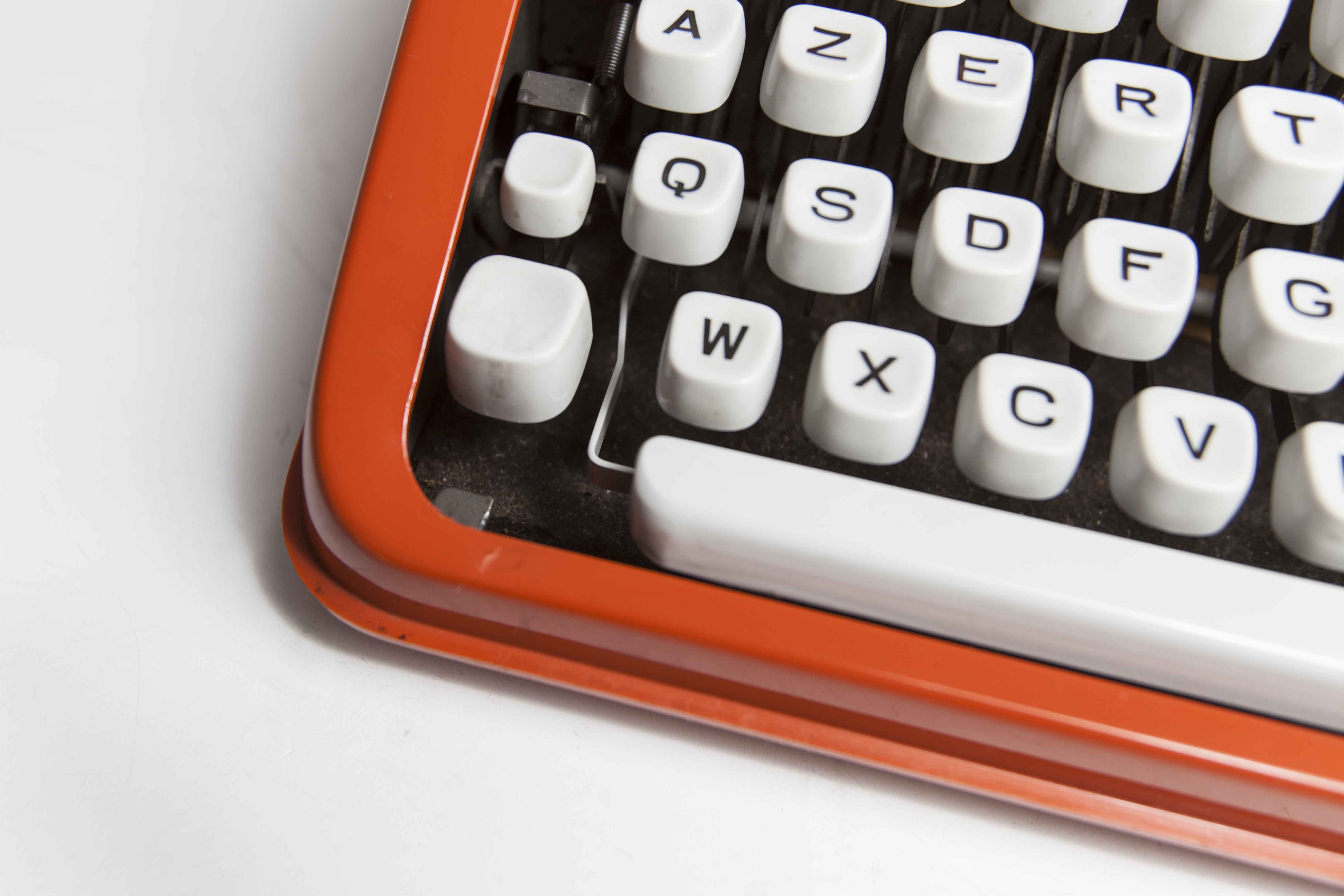 Hermès Baby 1972 new ribbon typewriter