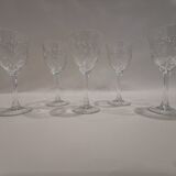 Set de 5 verres à pieds en cristal gravé anciens