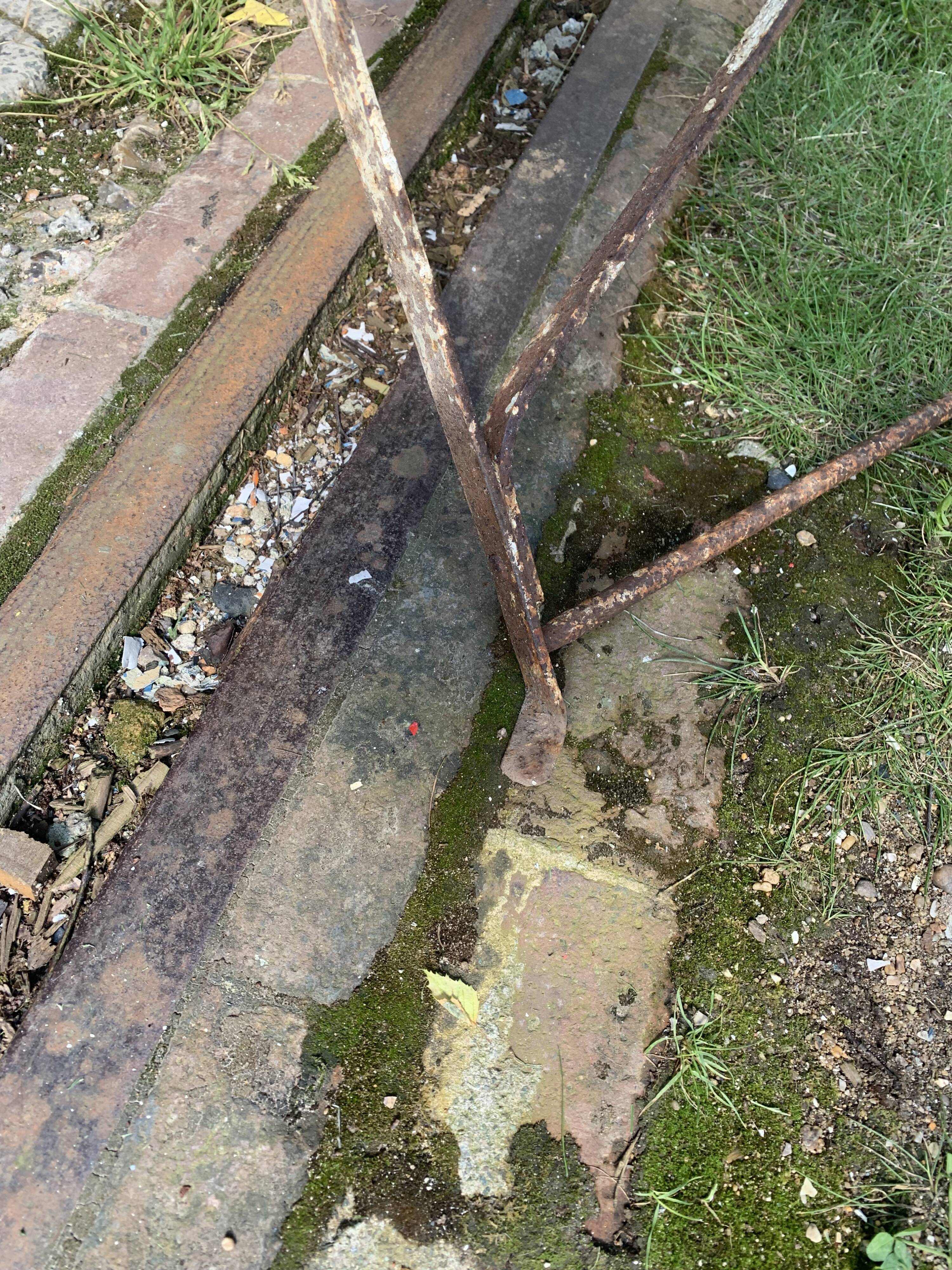 Rectangular folding garden table