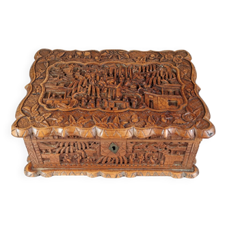 Ancien coffret / boite bois sculpté de scènes animés Chine XIXe siècle SB265