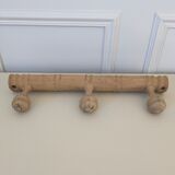 Wall-mounted coat rack with 3 hooks