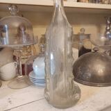 Bouteille en verre moulé