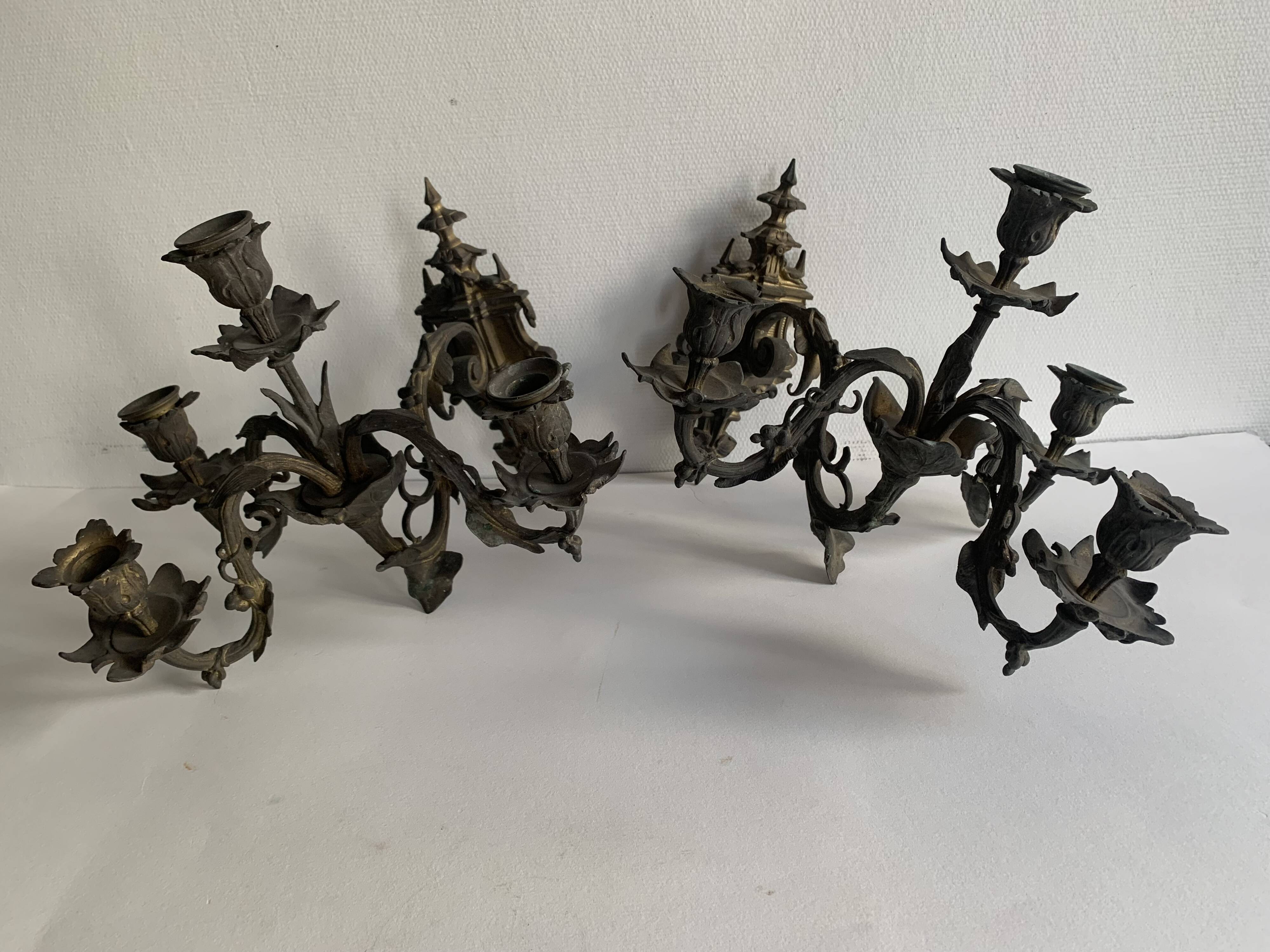 Antique patinated bronze wall sconce – 4 light arms, 19th century