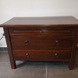 Colonial-style back-up furniture
