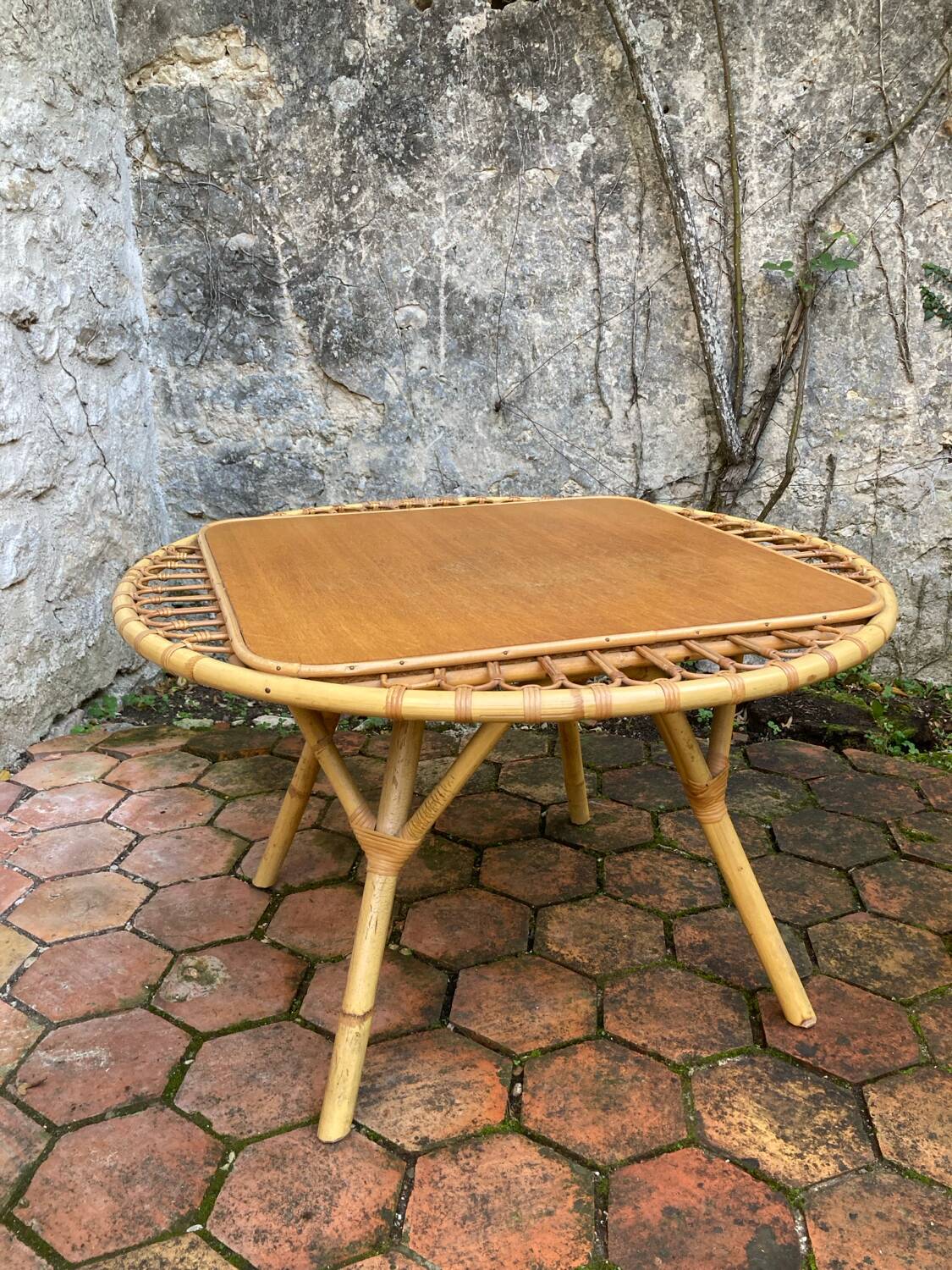 Vintage rattan lounge