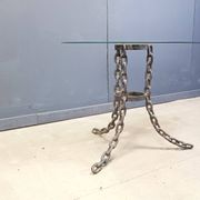 Table basse ou table d'appoint en chaîne de style brutaliste, années 1970