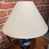 Table lamp with floral pattern