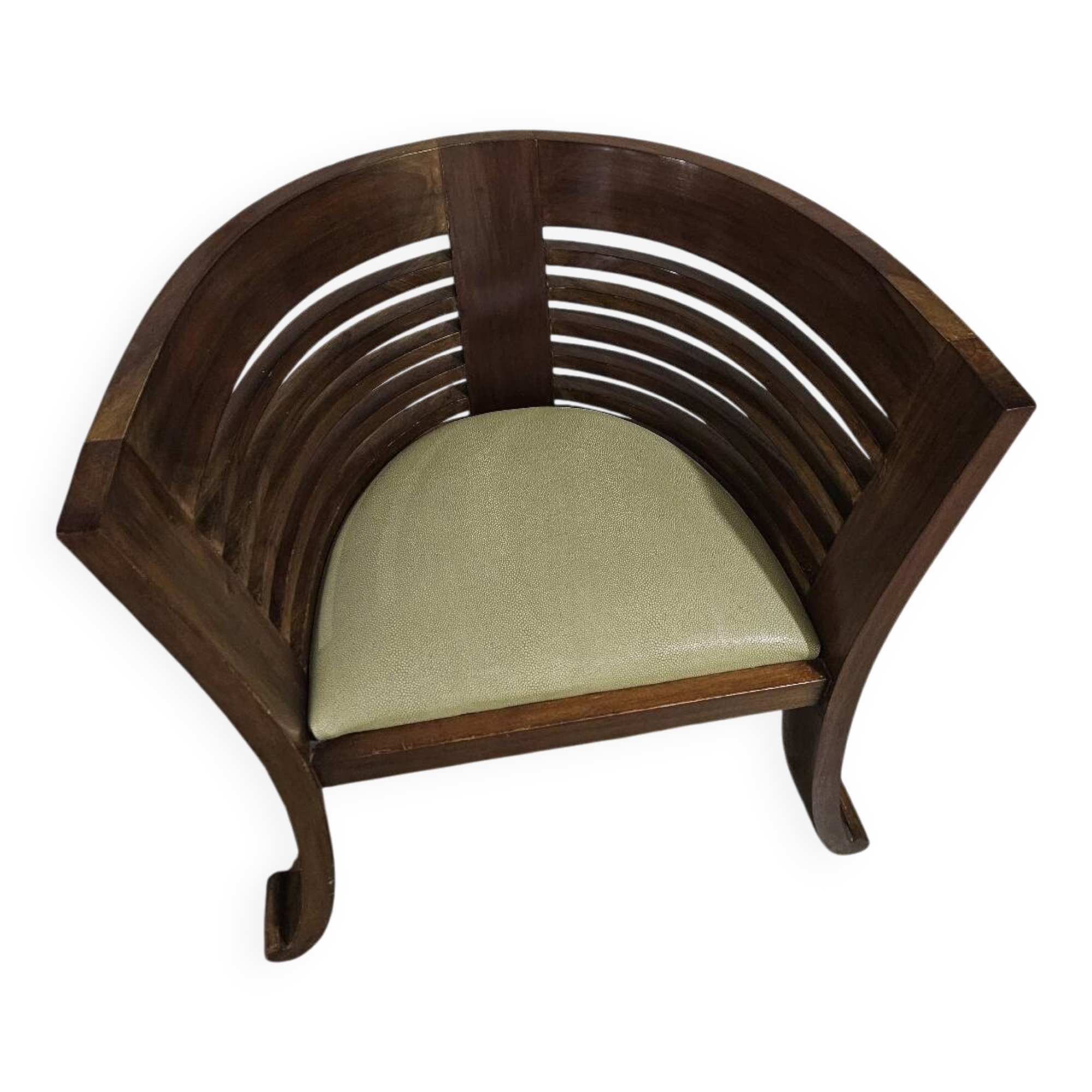 Half-moon chair