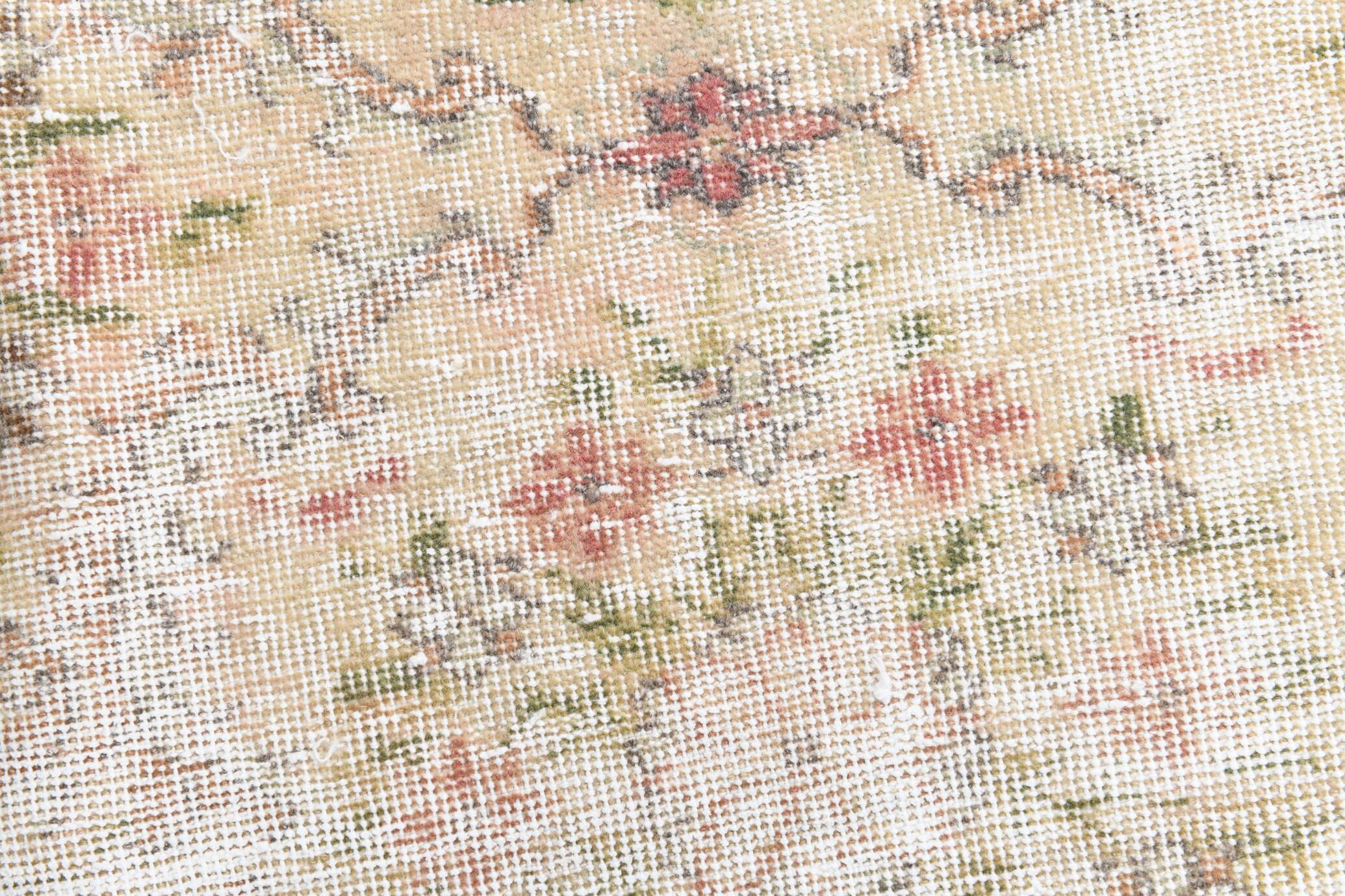 5x8 Pale Red & Cream Floral Pattern Vintage Rug, 144x250Cm