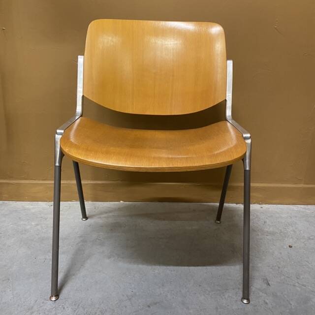 Set of 6 vintage Giancarlo Piretti chairs, model DSC 106