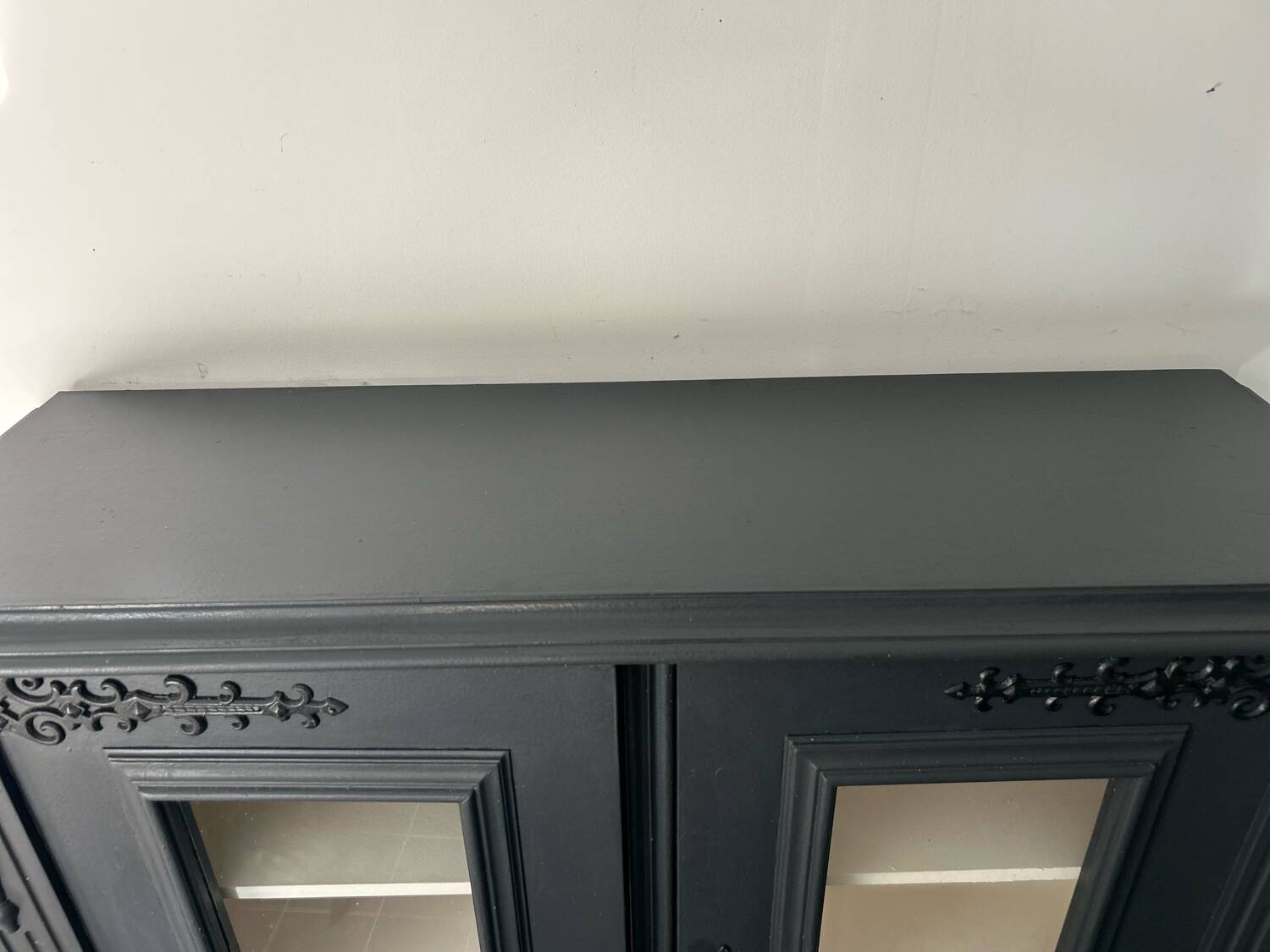 Colonial style display cabinet