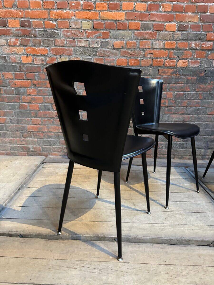 Suite de 4 chaises années 60