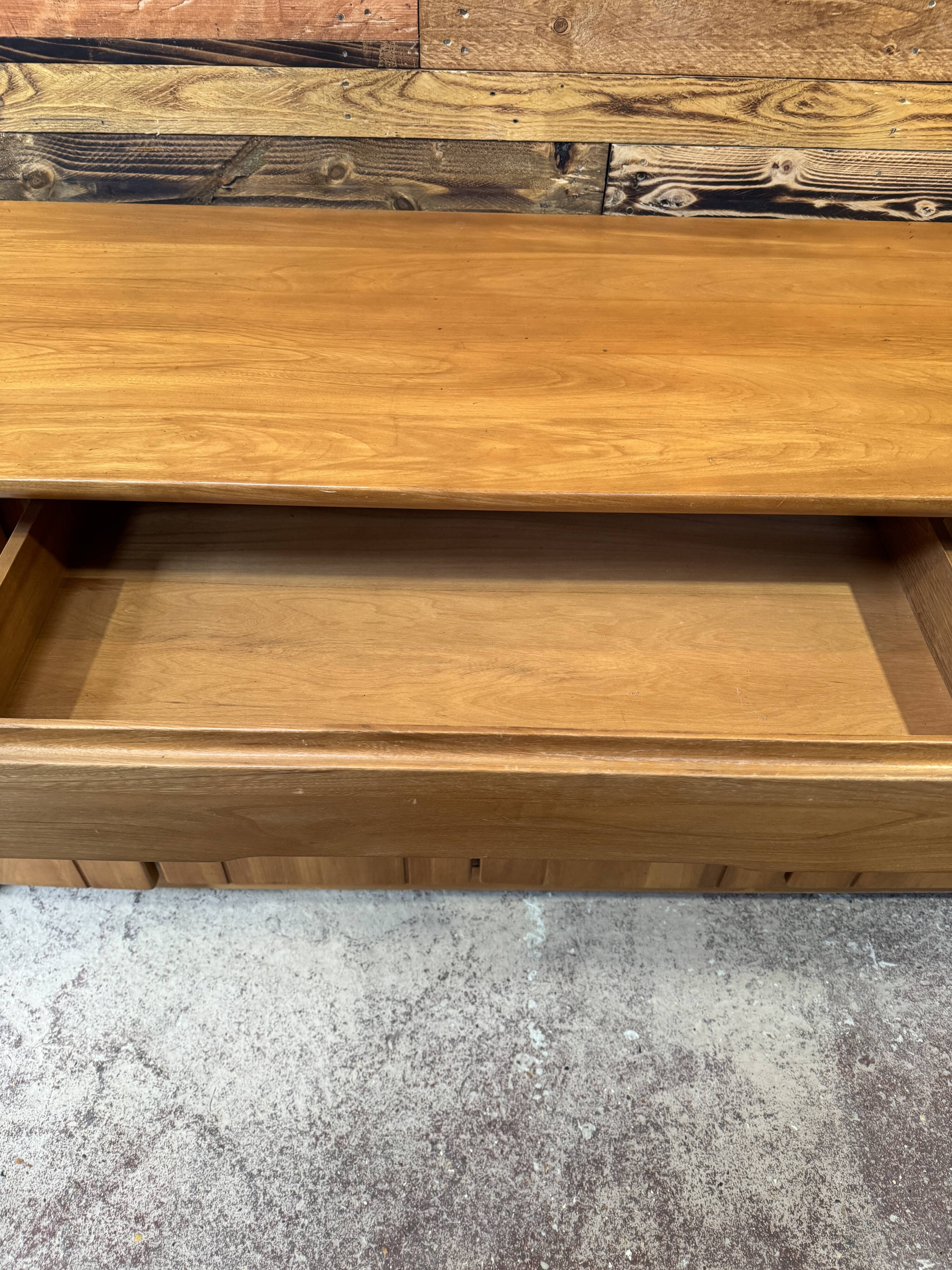 Enfilade in solid elm – 1980s