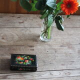 Box in lacquered wood with flowers