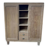 Grande armoire multifonctionnelle en bois – charme de l’ancien