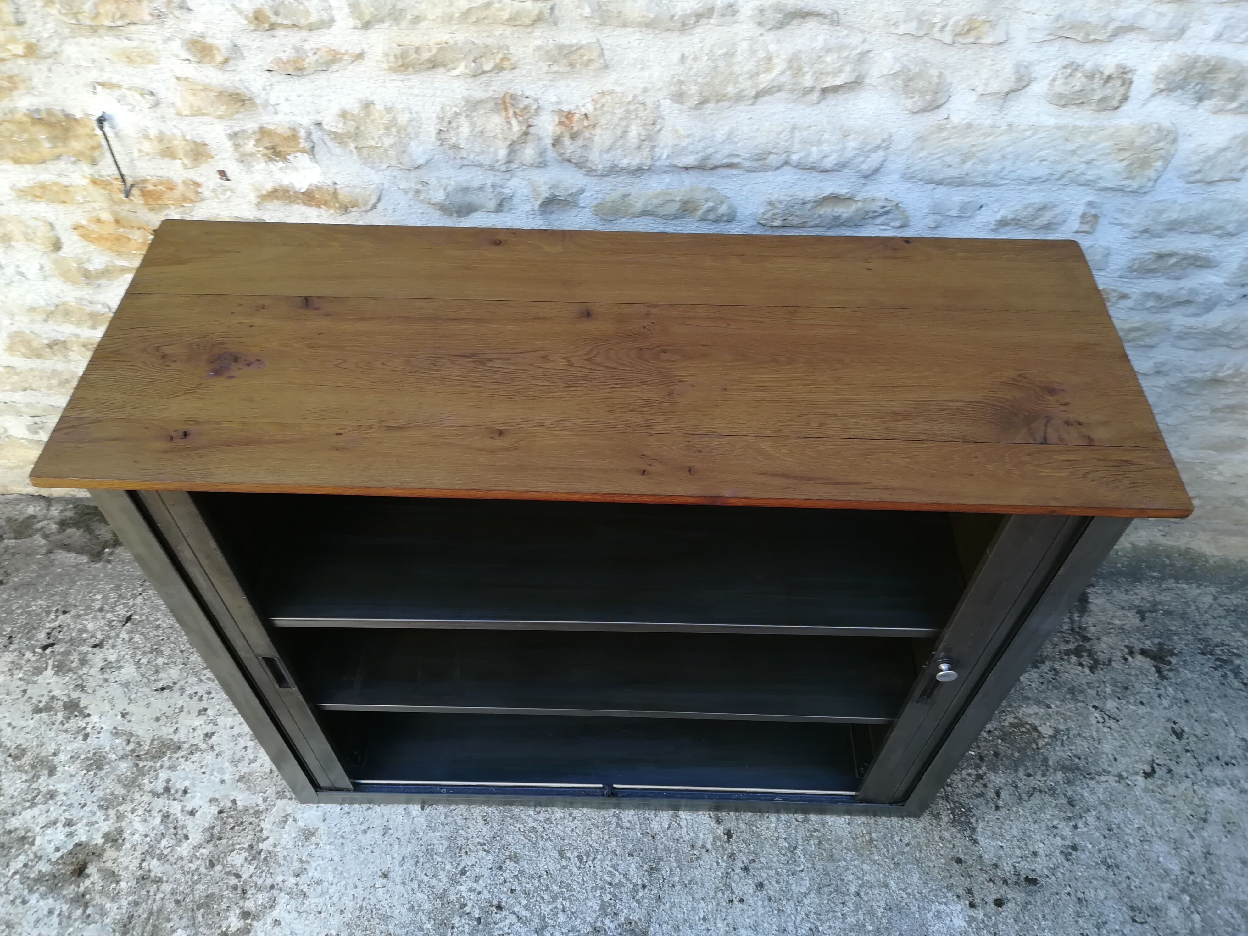 Meuble à rideaux métallique industriel années 60-70