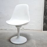 Vintage swivel tulip chair