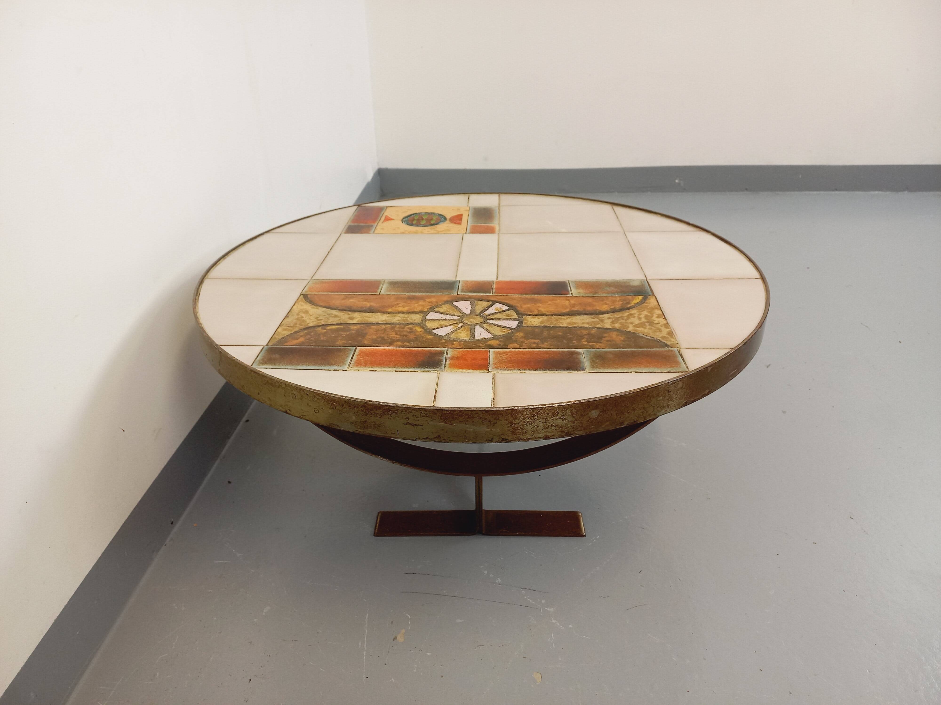 Vintage round coffee table by Jean Gregorieff for Roche Bobois from the 60s 70s in ceramic steel