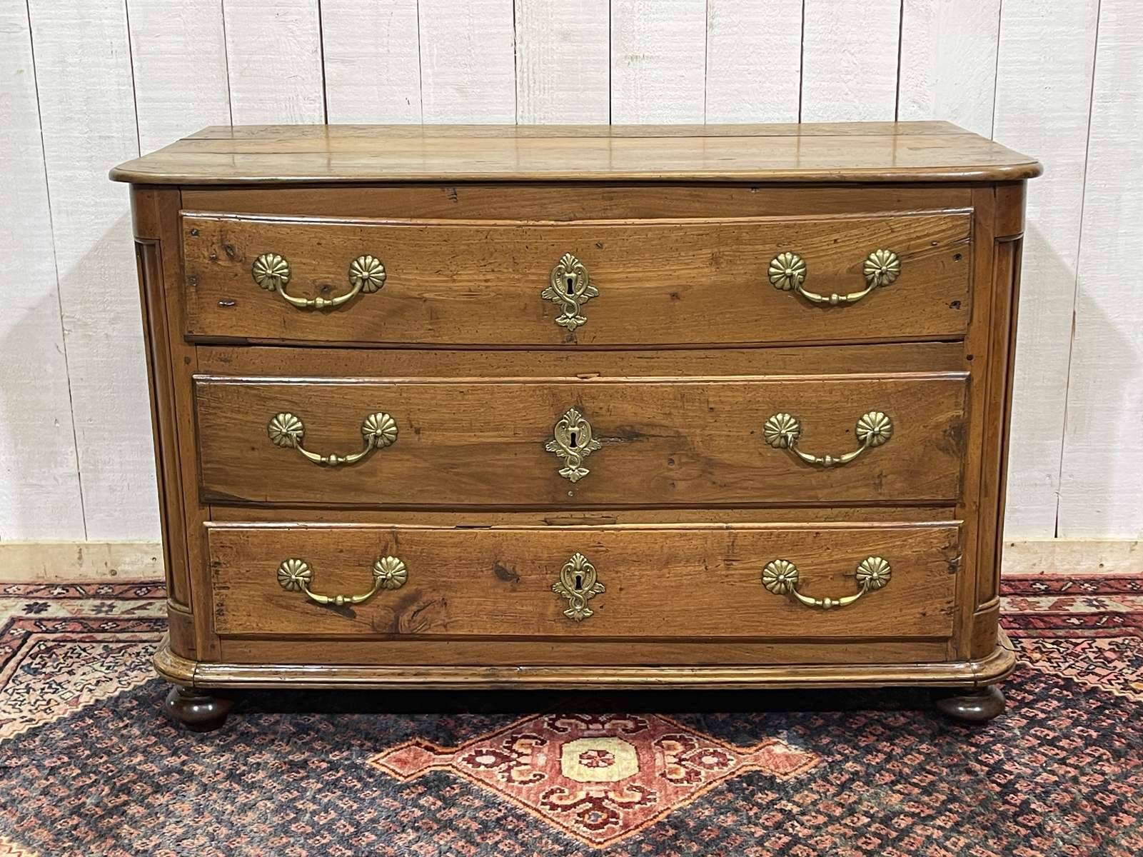 18th-century chest of drawers in walnut and fir