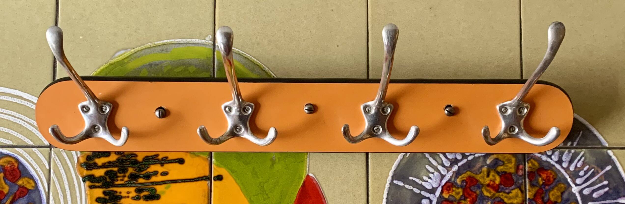 Portemanteau vintage en Formica orange - 4 crochets